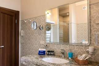 Гостиница Екатерина Санкт-Петербург Люкс "Исторический" с видом во двор-7