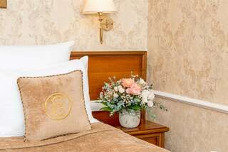 Гостиница Екатерина Санкт-Петербург Стандартный двухместный номер с 1 кроватью или 2 отдельными кроватями-5