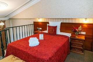 Гостиница Екатерина Санкт-Петербург Стандарт (двухэтажный) с видом на ул. Миллионную-3